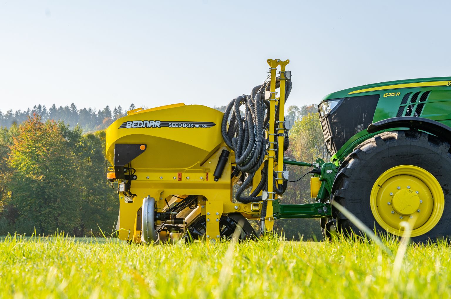 Bednar Seed Box SB provides wide view