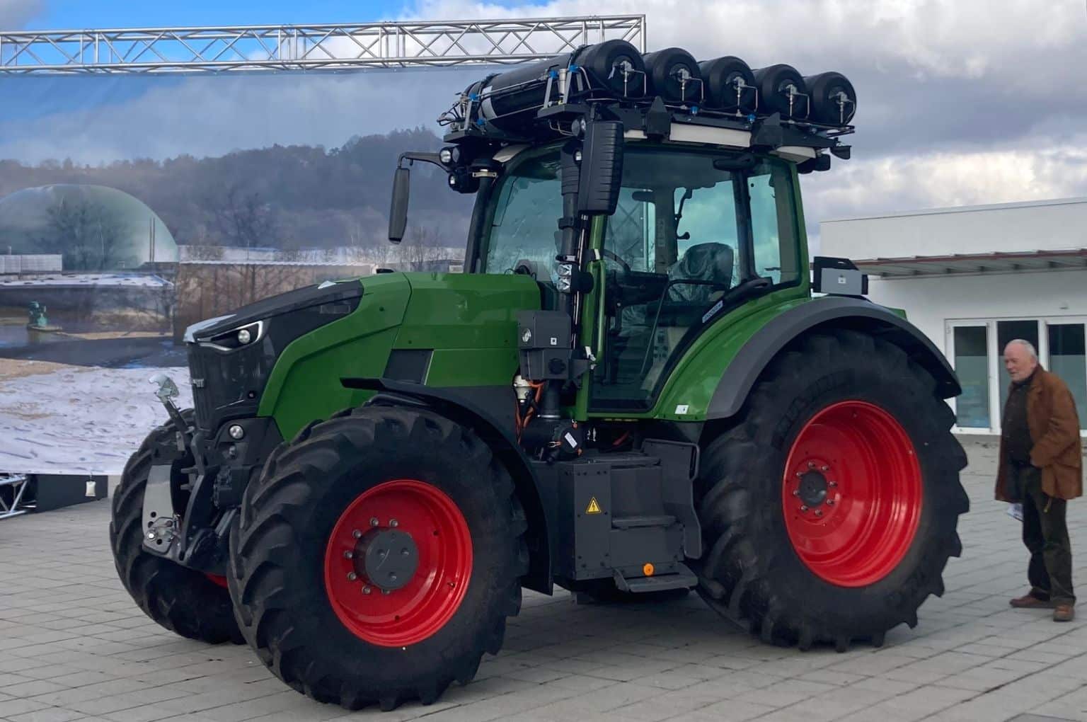 Fendt hydrogen tractor on display