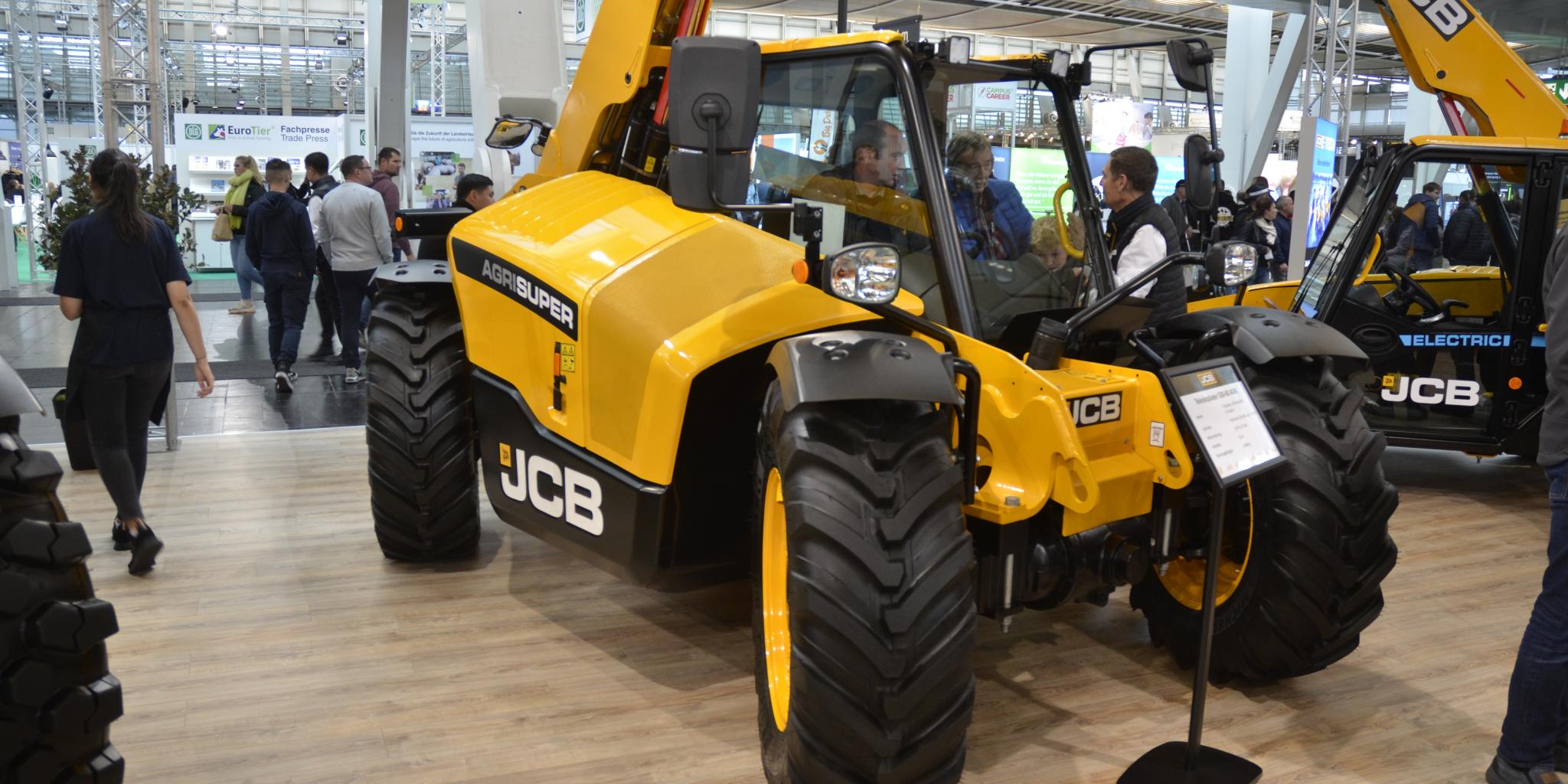 JCB shows compact telehandler