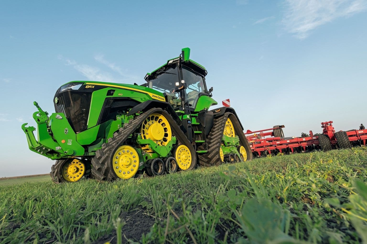 John Deere 8R 410 now available with eAutoPowr