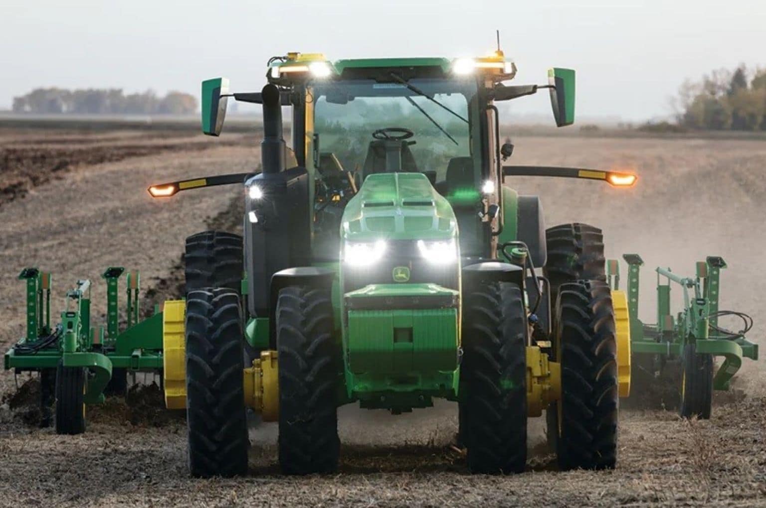 John Deere reveals fully autonomous tractor