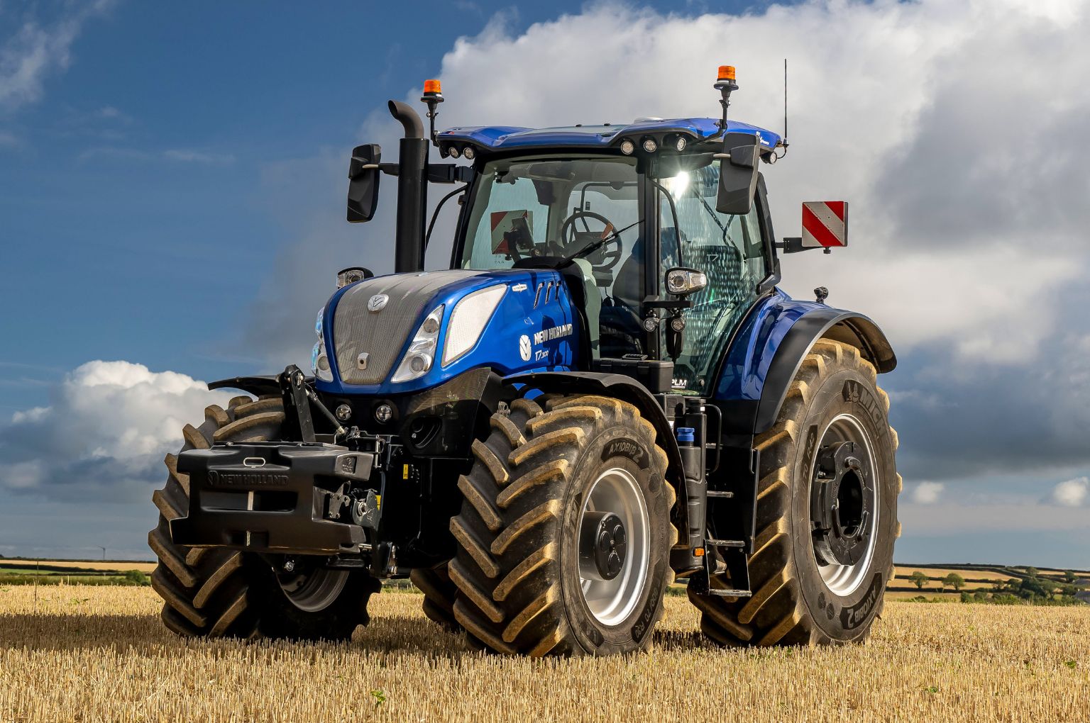 New Holland unveils T7.300 Long Wheelbase