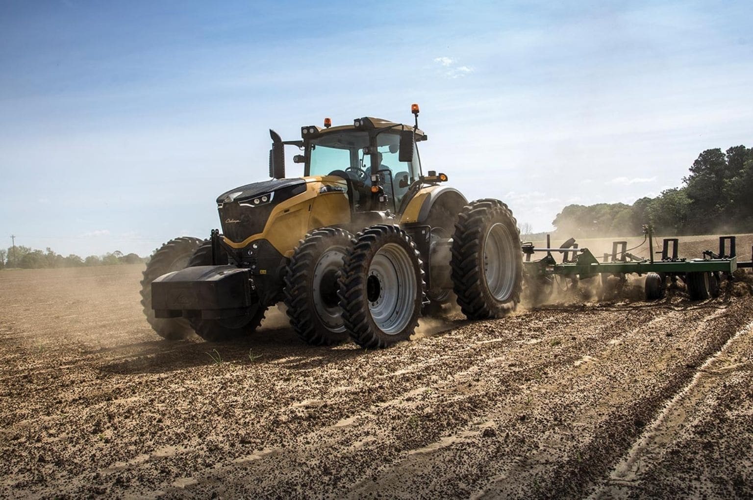 North American tractor, combine sales 2021 finish up double digits