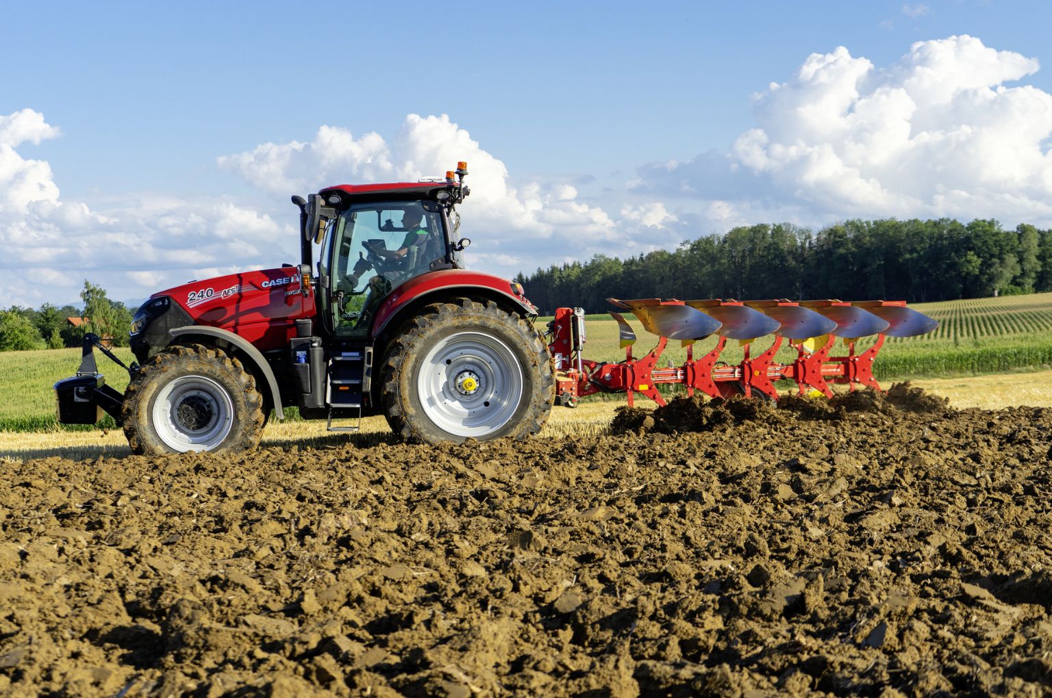 Pöttinger ploughs further with Servo 4000