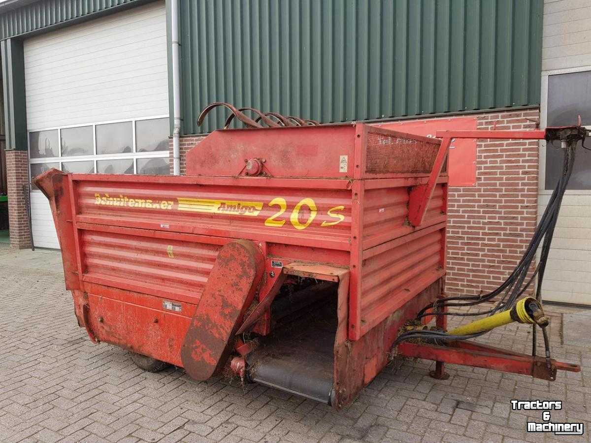 Silage-block distribution wagon Schuitemaker Amigo 20S Blokkenwagen Blokkenverdeelwagen