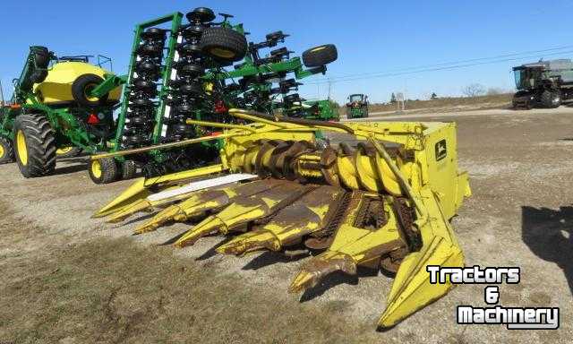 Cornhead John Deere 666 6ROW CHAINHEAD CORNHEAD ONTARIO CAN