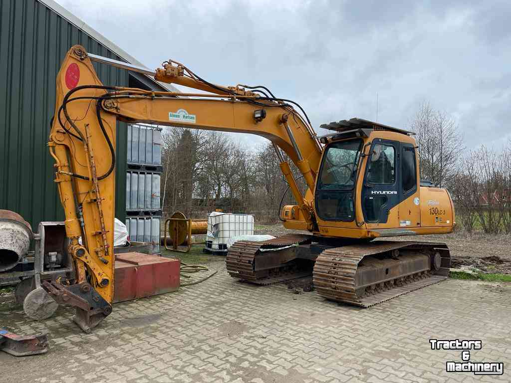 Excavator tracks Hyundai R130LC-3