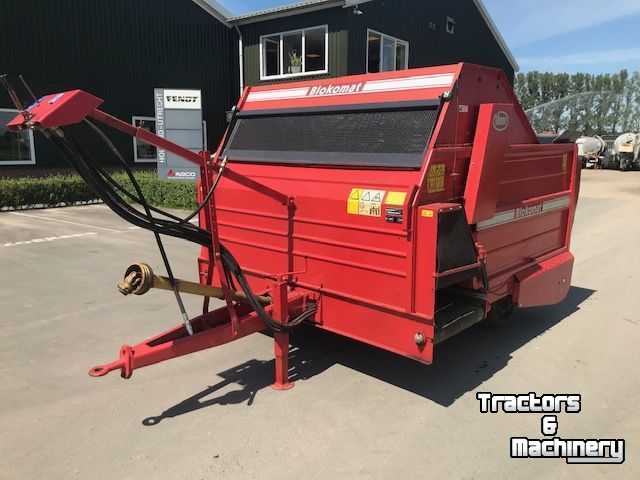 Silage-block distribution wagon Vicon Blokomat