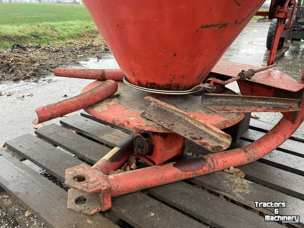 Fertilizer spreader Niemeyer ROTAST 320 / 420 kunstmeststrooier strooier zoutstrooier