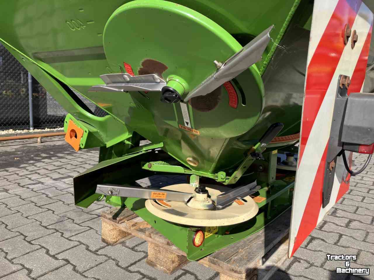 Fertilizer spreader Amazone ZA-M 1500 MAX