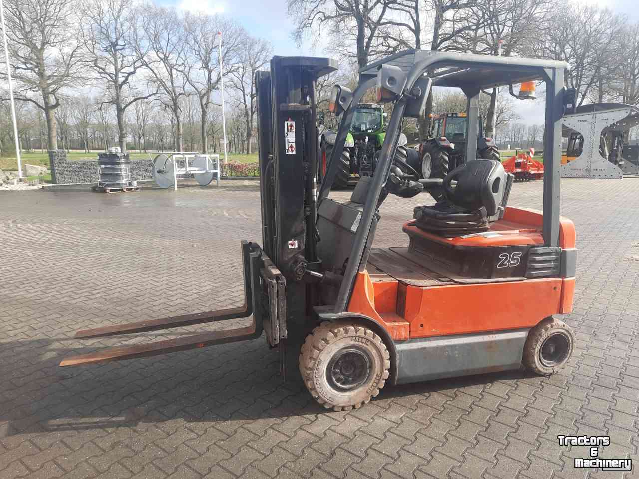 Forklift Toyota 7FBMF25