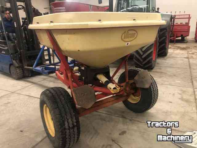 Fertilizer spreader Vicon 954