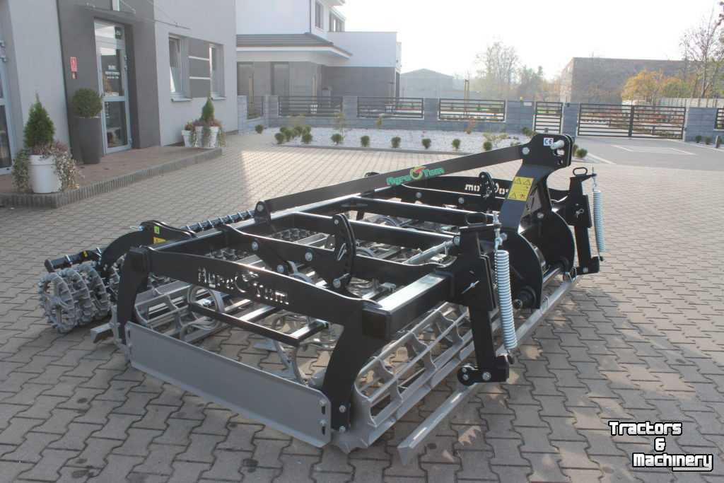 Seedbed combination Agro-Tom zaaibedcombinatie  compactor  UPH