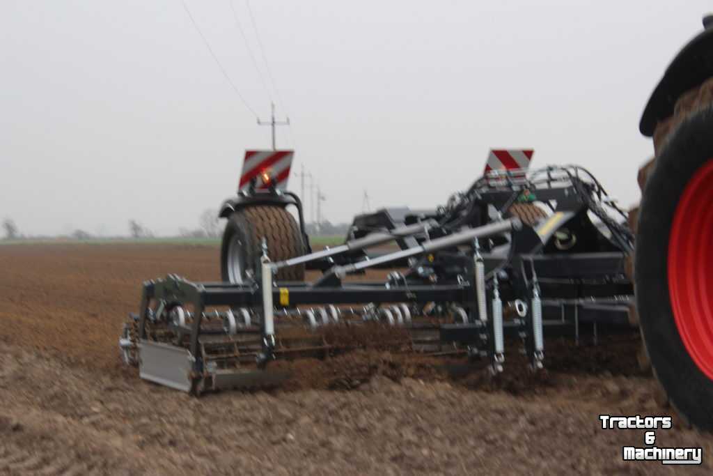 Seedbed combination Agro-Tom zaaibedcombinatie  compactor  UPH