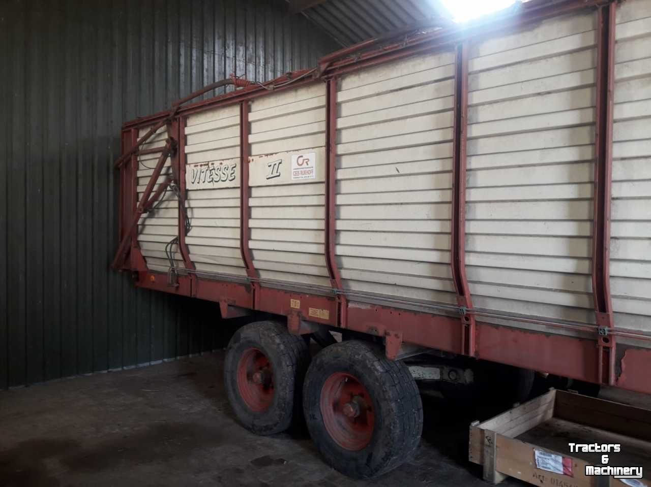 Self-loading wagon Strautmann Vitesse 2 opraapwagen