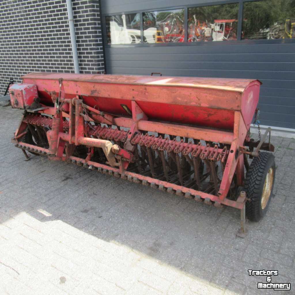 Seed drill Saxonia A201 Zaaimachine 32 pijpen