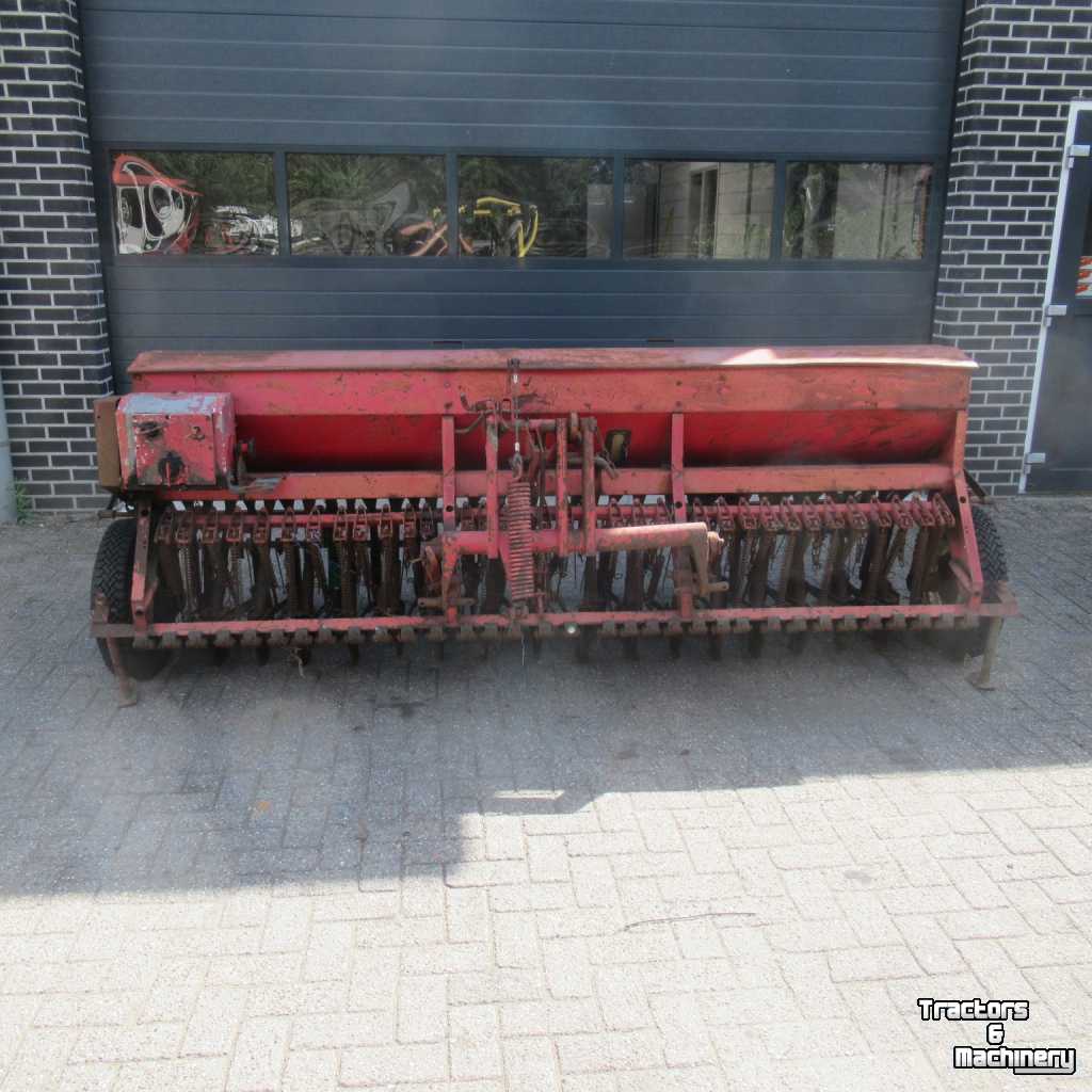 Seed drill Saxonia A201 Zaaimachine 32 pijpen