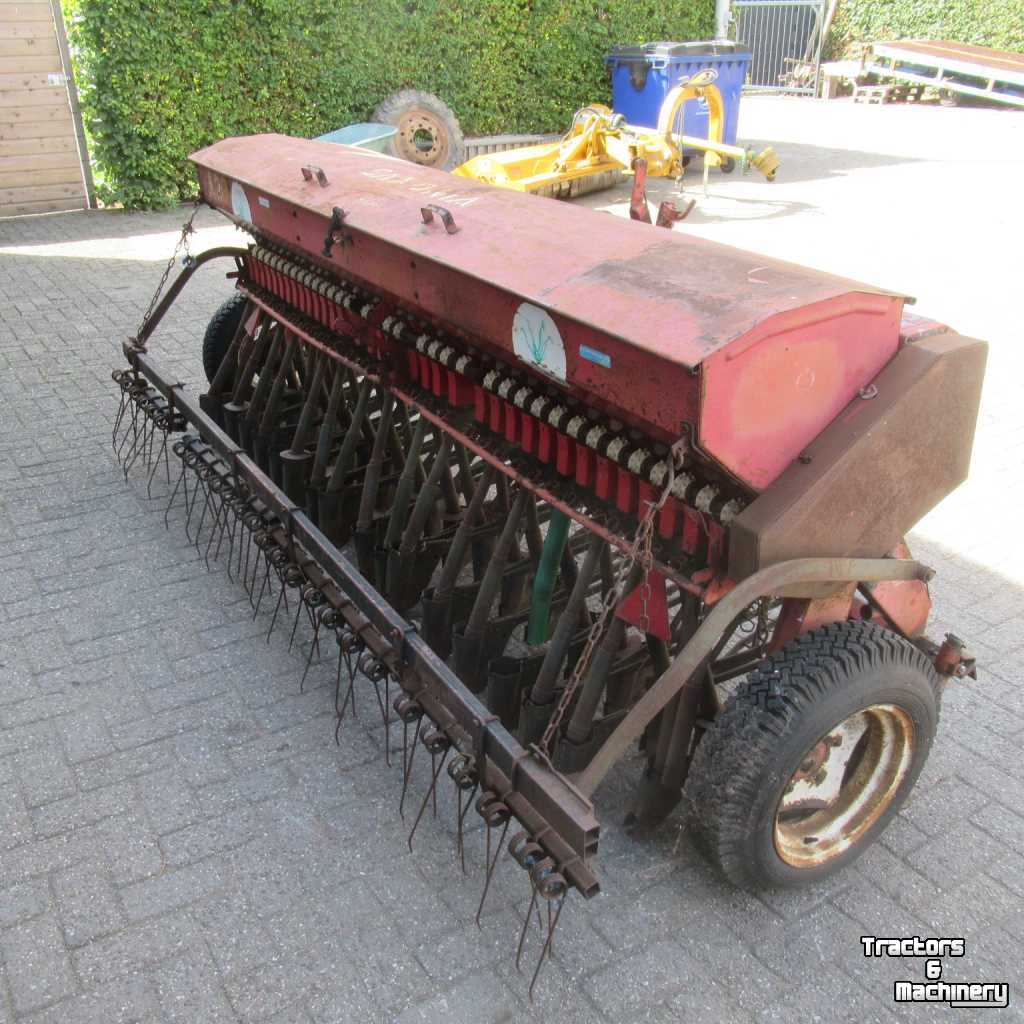 Seed drill Saxonia A201 Zaaimachine 32 pijpen