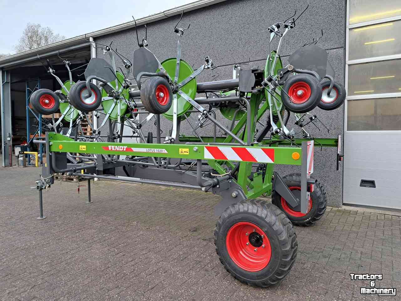 Tedder Fendt Lotus 1020 T