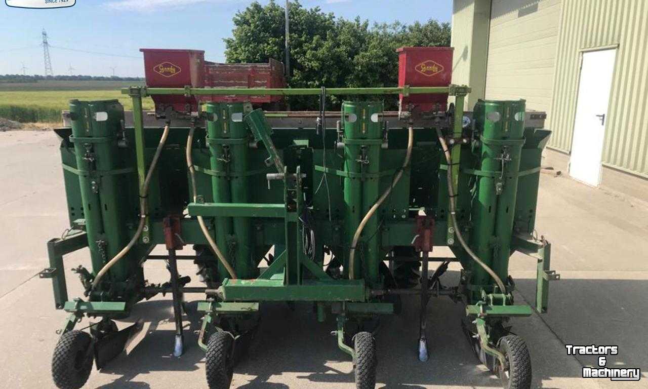 Potato planter Cramer Junior Super F Aardappelpootmachine