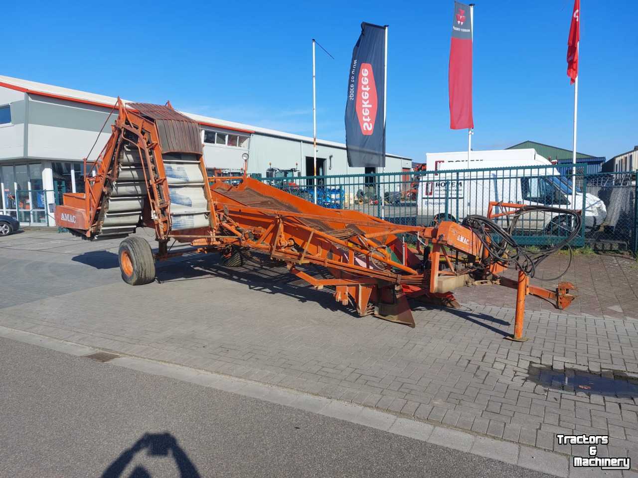 Onion harvester Amac E2 uienlader