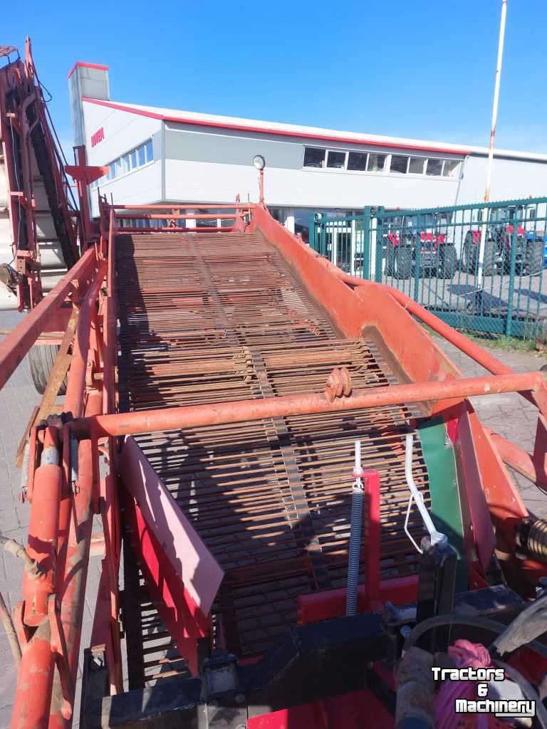 Onion harvester Amac E2 uienlader