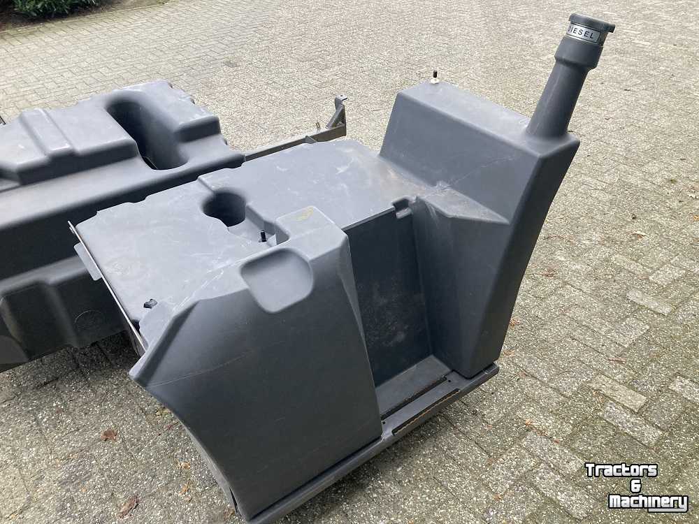 Used parts for forage harvesters Claas Brandstof tank CLAAS JAGUAR 900 serie type 494