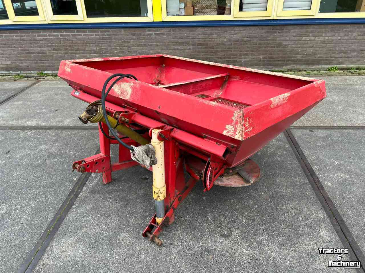 Fertilizer spreader Lely kunstmeststrooier dungelstreuer