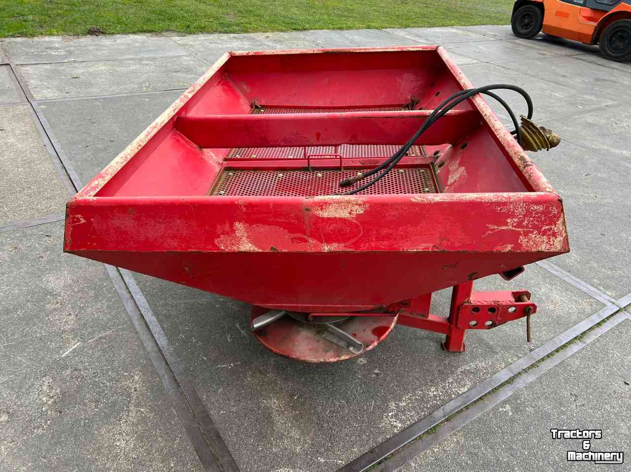 Fertilizer spreader Lely kunstmeststrooier dungelstreuer