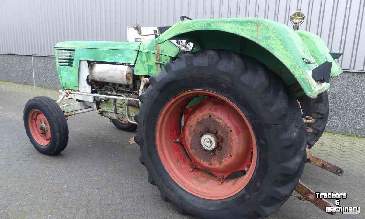 Tractors Deutz D8006