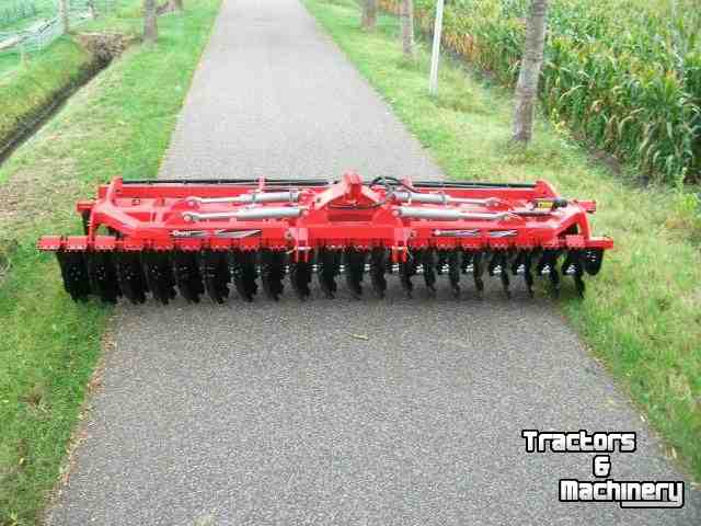 Disc harrow Hofstede nieuw. Schijveneg schijven eg  disc harrow verkruimel rol NIEUW