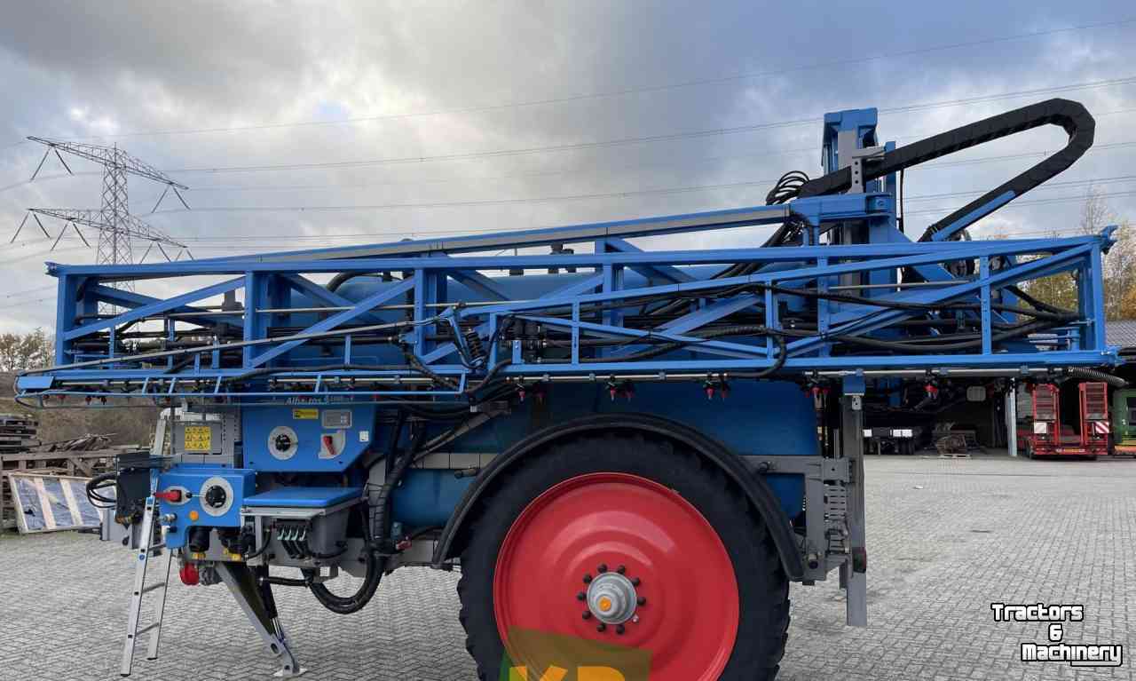 Fieldsprayer pull-type Lemken Albatros 9/5000