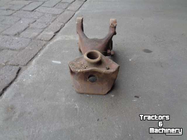 Used parts for tractors International trekhaak inter 44 of 45 serie