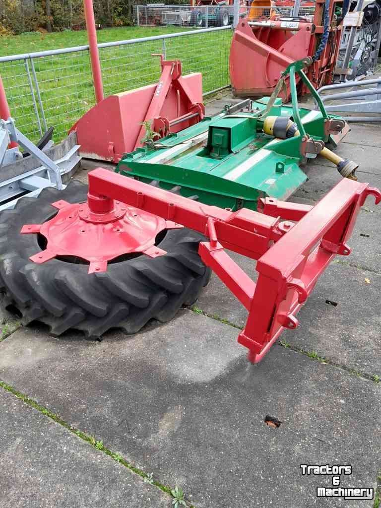 Feed sweeper wheel  voerveegband voorlader