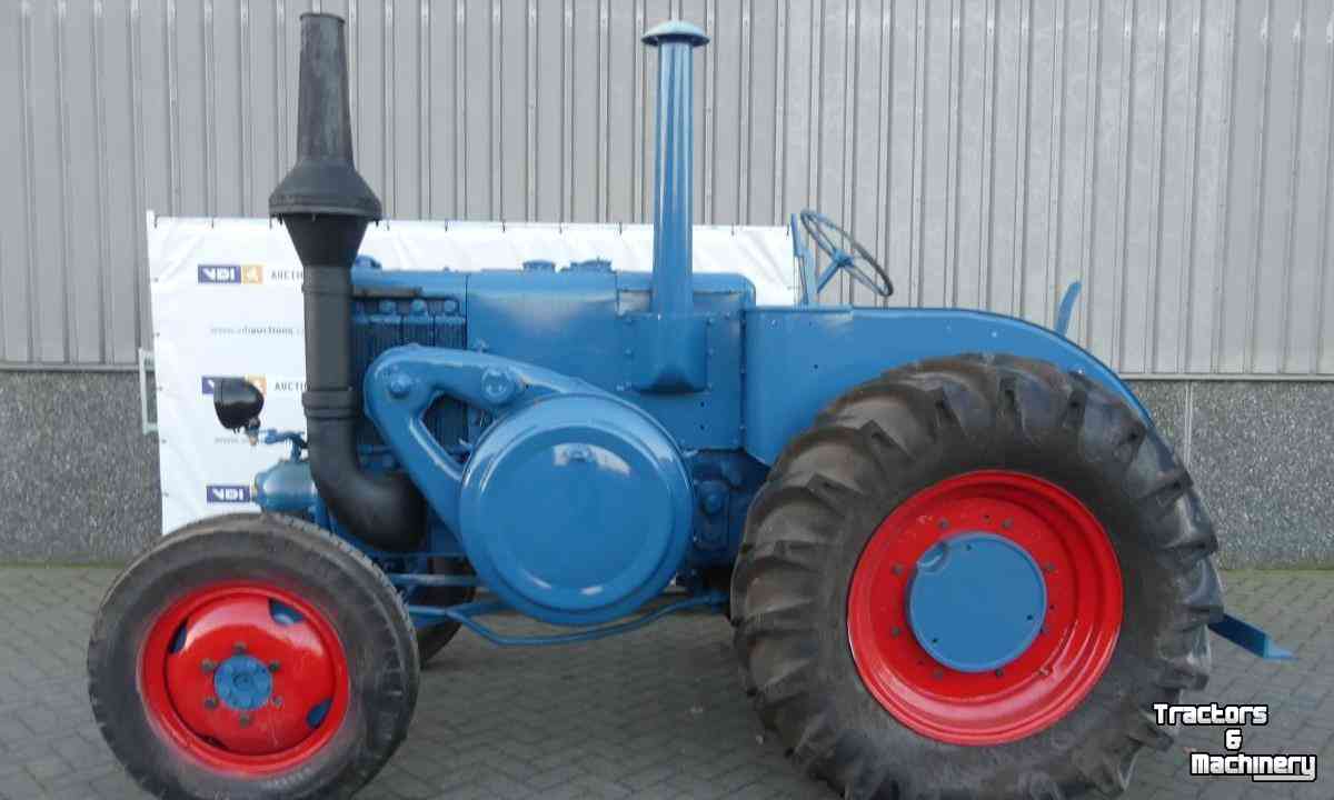 Oldtimers Lanz-Bulldog D 9506 Tractor Oldtimer