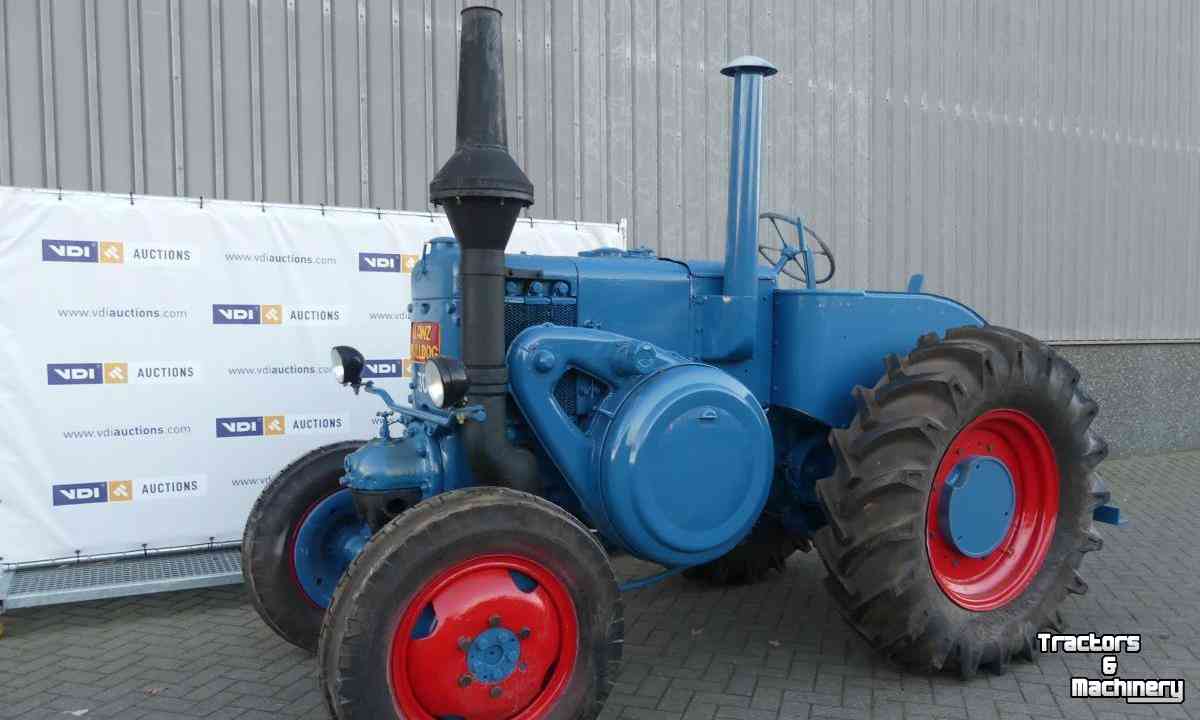 Oldtimers Lanz-Bulldog D 9506 Tractor Oldtimer