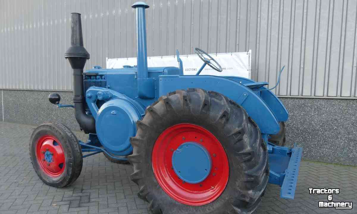 Oldtimers Lanz-Bulldog D 9506 Tractor Oldtimer