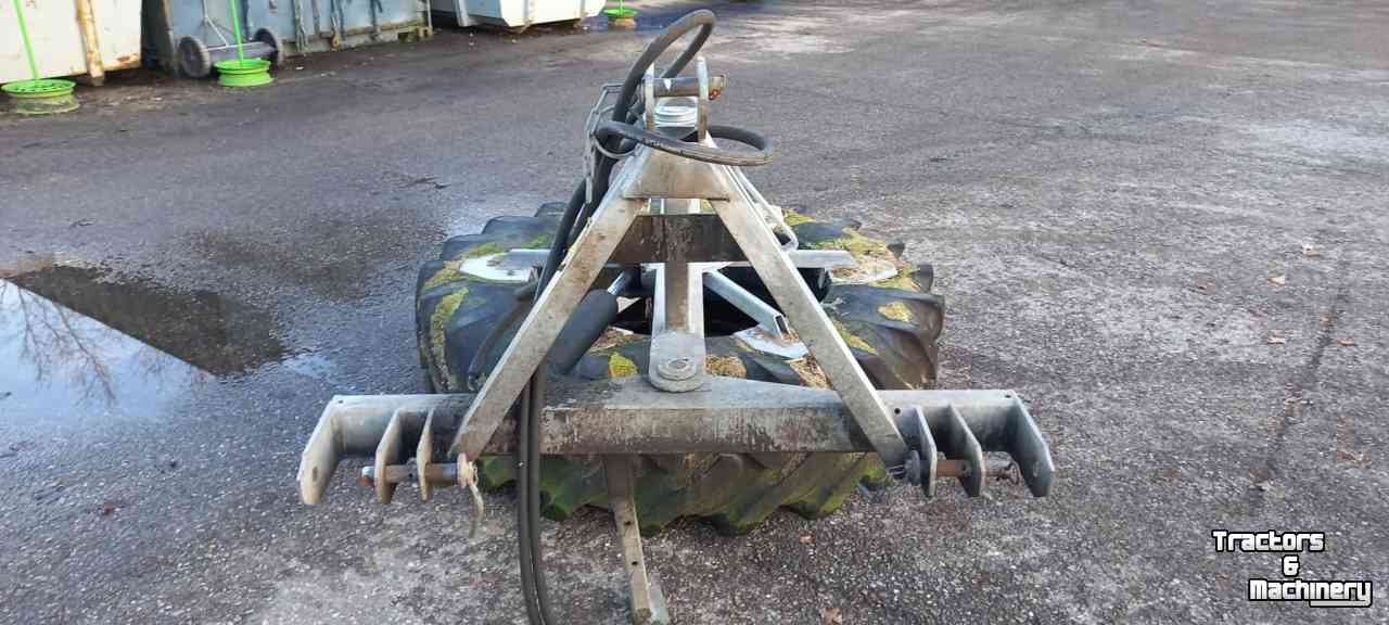 Feed sweeper wheel  Voerveegband