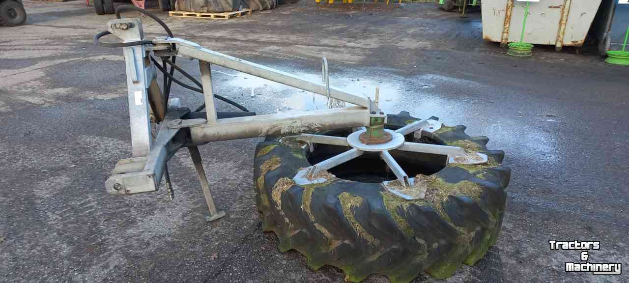 Feed sweeper wheel  Voerveegband