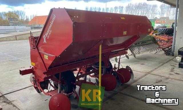 Potato planter Kverneland UN3100 Pootmachine Potato Planter