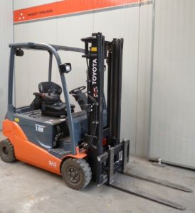 Forklift Toyota 8FBMT18