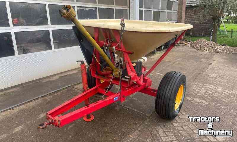 Fertilizer spreader Vicon Pendelstrooier op Onderstel