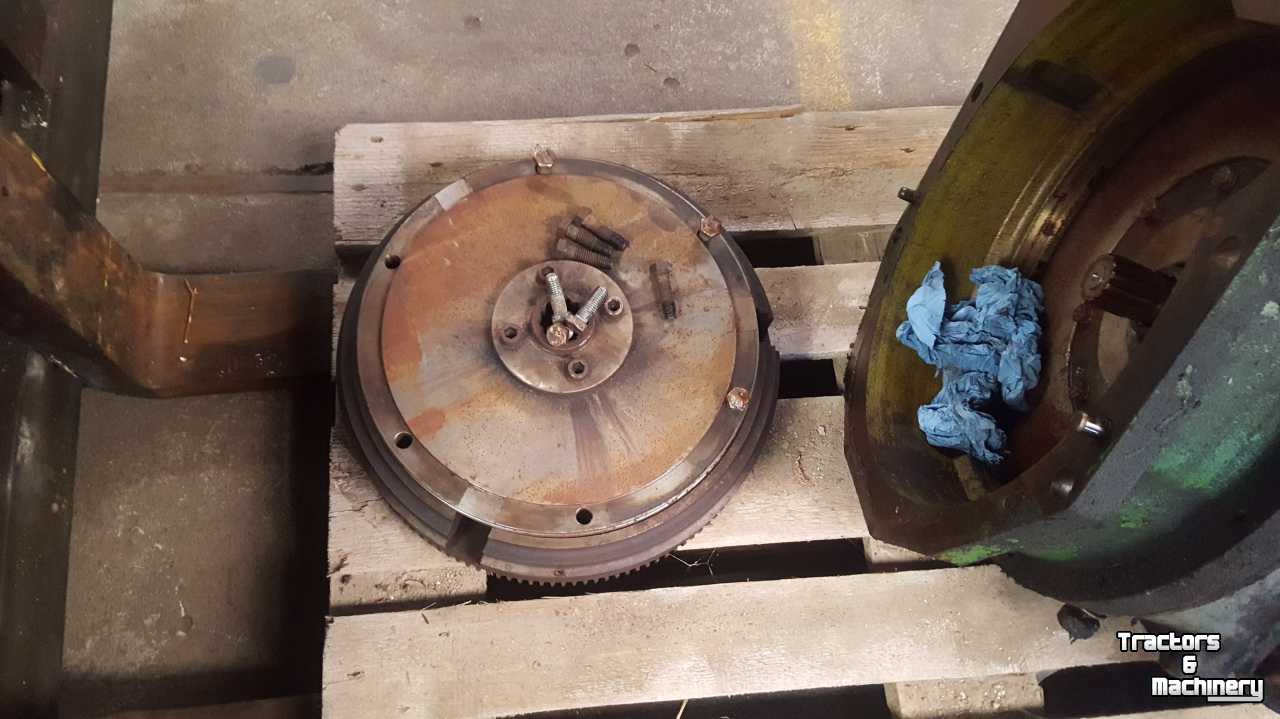 Diverse used spare-parts John Deere Tantwielkast met 3 Hydro pompen