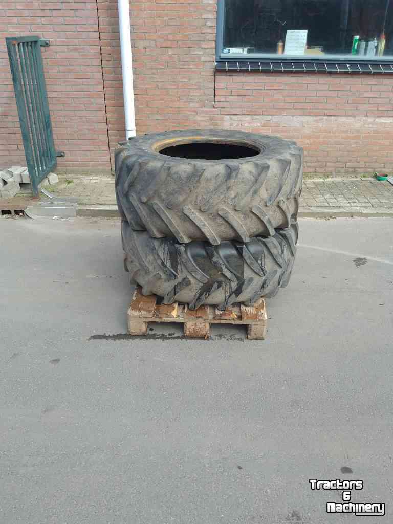 Wheels, Tyres, Rims & Dual spacers Michelin 440/65R24 XM108