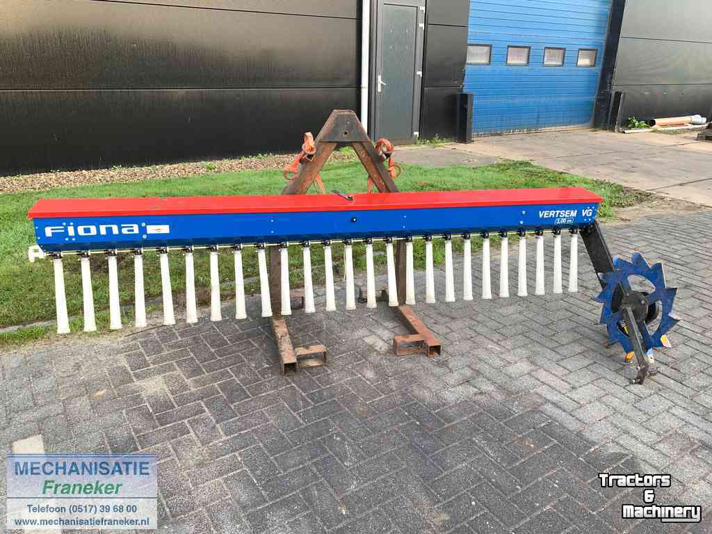 Seed drill Fiona Fiona Vertsem VG. Grassbag 3 mtr zaaibak granulaat strooier 105 liter 25 uitlopen