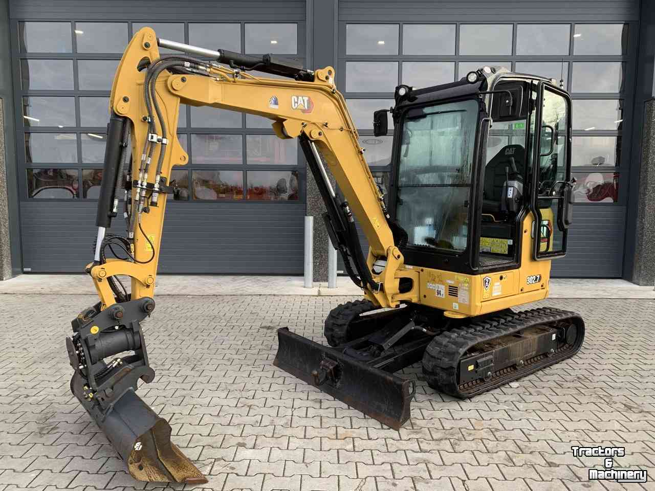 Excavator tracks Caterpillar 302.7 CR