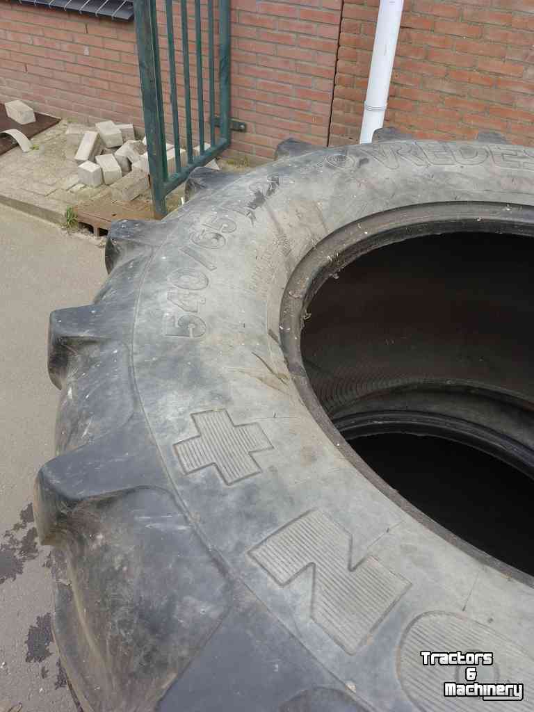 Wheels, Tyres, Rims & Dual spacers Vredestein 540/65R28