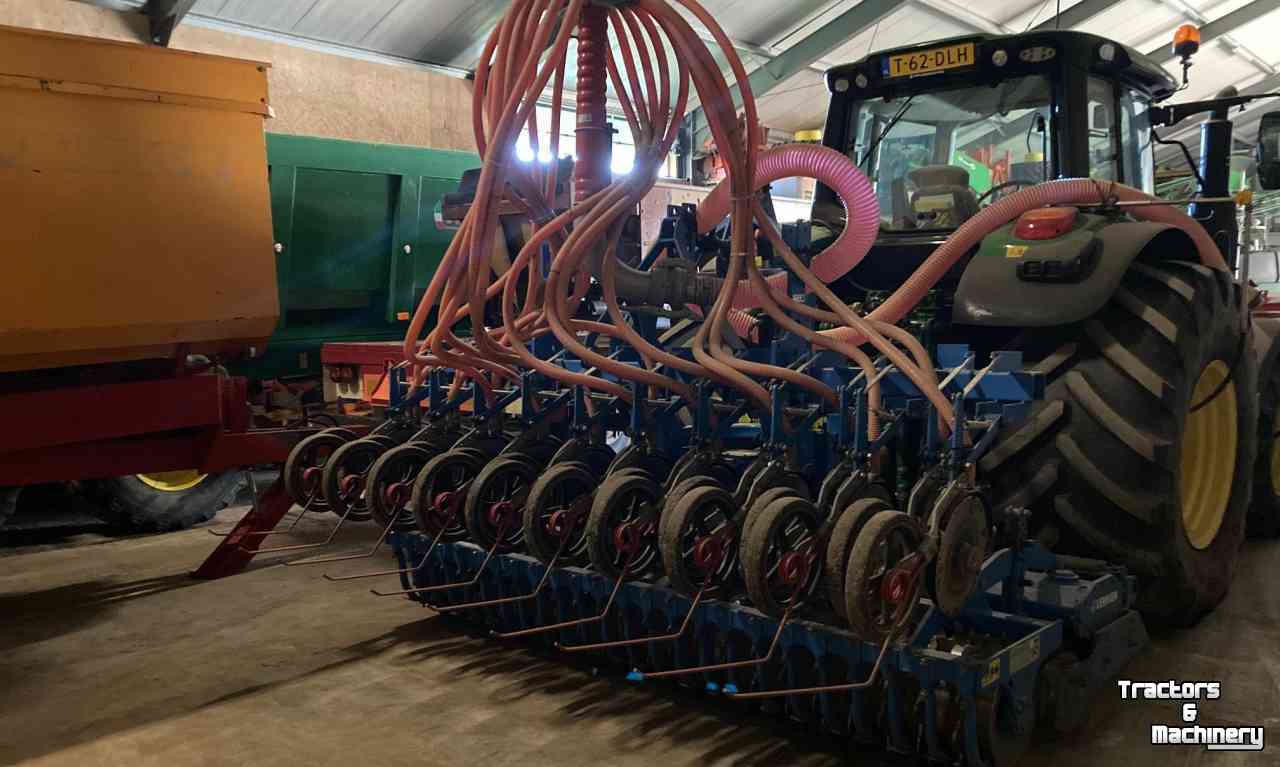 Seed drill Lemken 20/300 Zaaibalk