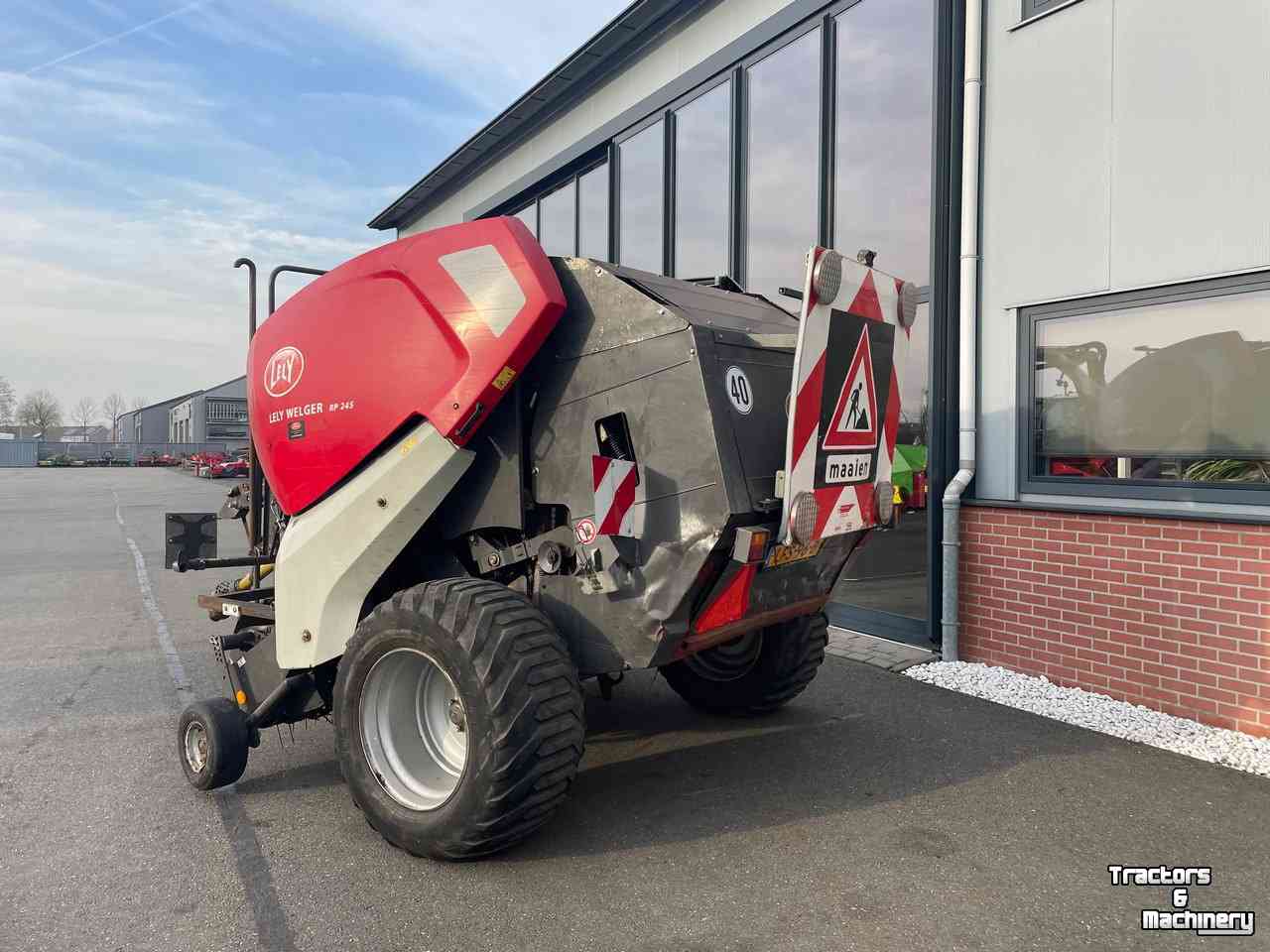 Balers Lely Lely welger RP 245 rondebalenpers