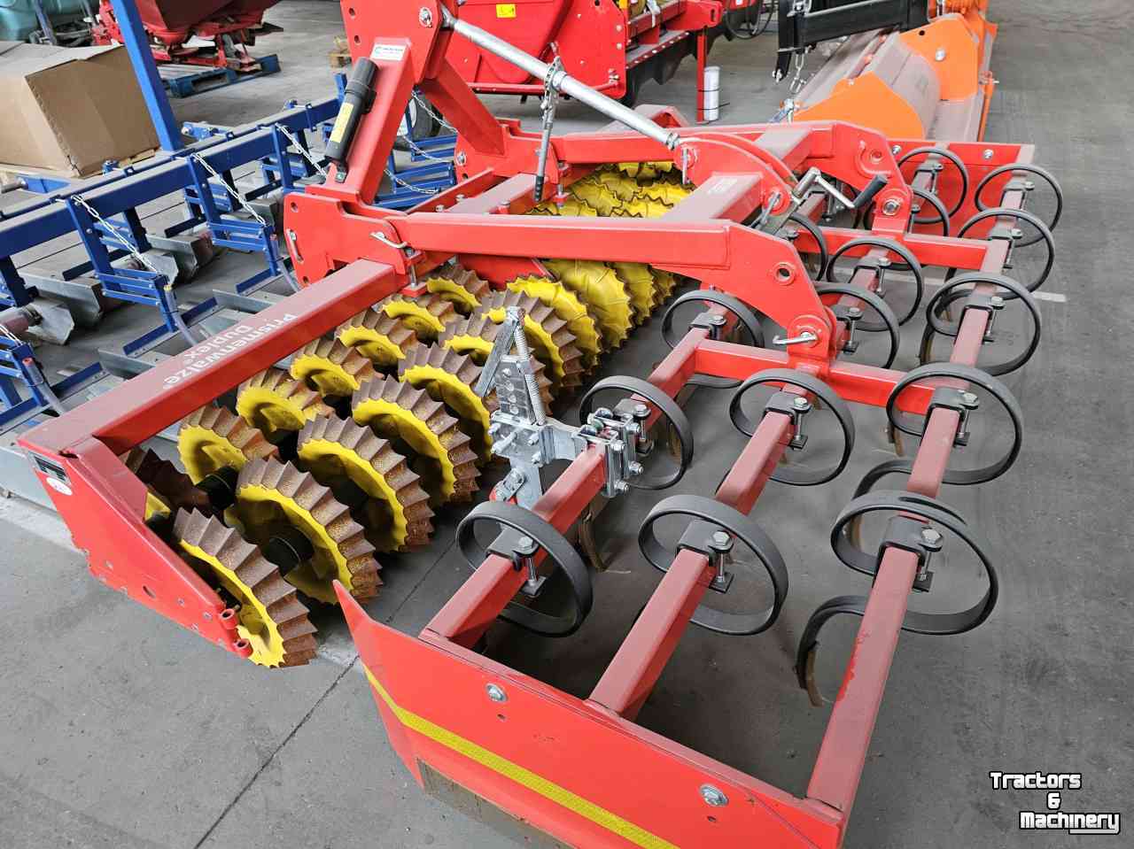 Seedbed combination Güttler Duplex frontbereider / zaaibed bereider